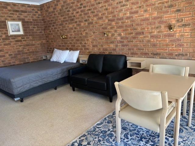 Settlement Motor Inn Deniliquin Exterior foto